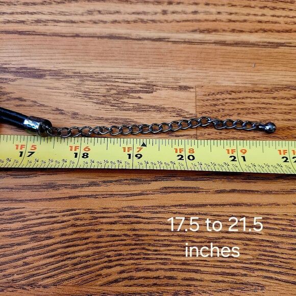 CHICO'S Hammered Gunmetal Black Pendant Necklace NORMCORE! - Picture 5 of 9